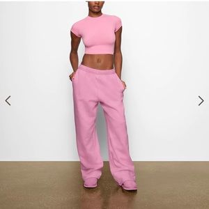 Skims Boyfriend Fleece Pants in Bubble Gum- Size Medium